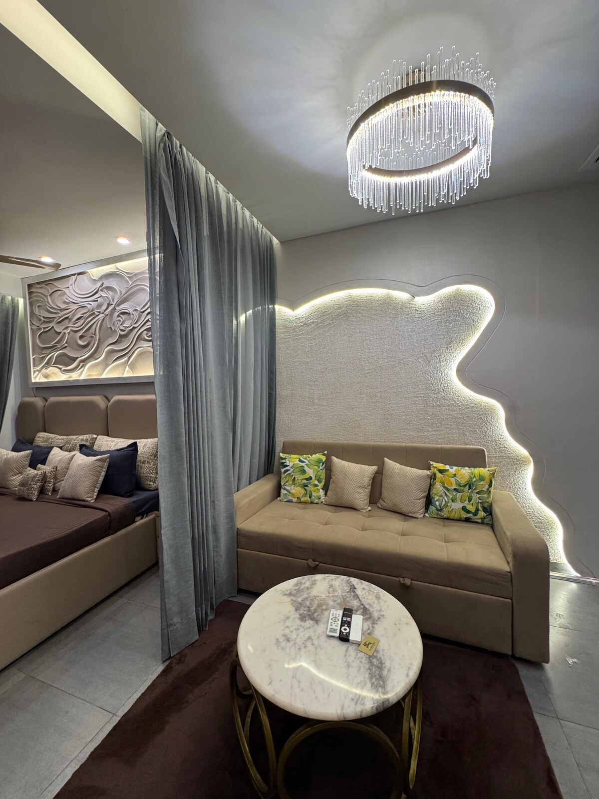 Chic Studio Apartment with Premium Amenities - Tap to explore photos