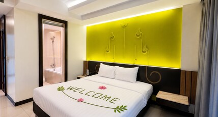 Bay Beach Resort Jomtien Room Type - Deluxe City View with Bathtub