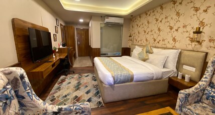 Hotel Royal Castle Room Type - Luxury Room with Balcony