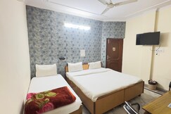 HOTEL DHANOA PALACE