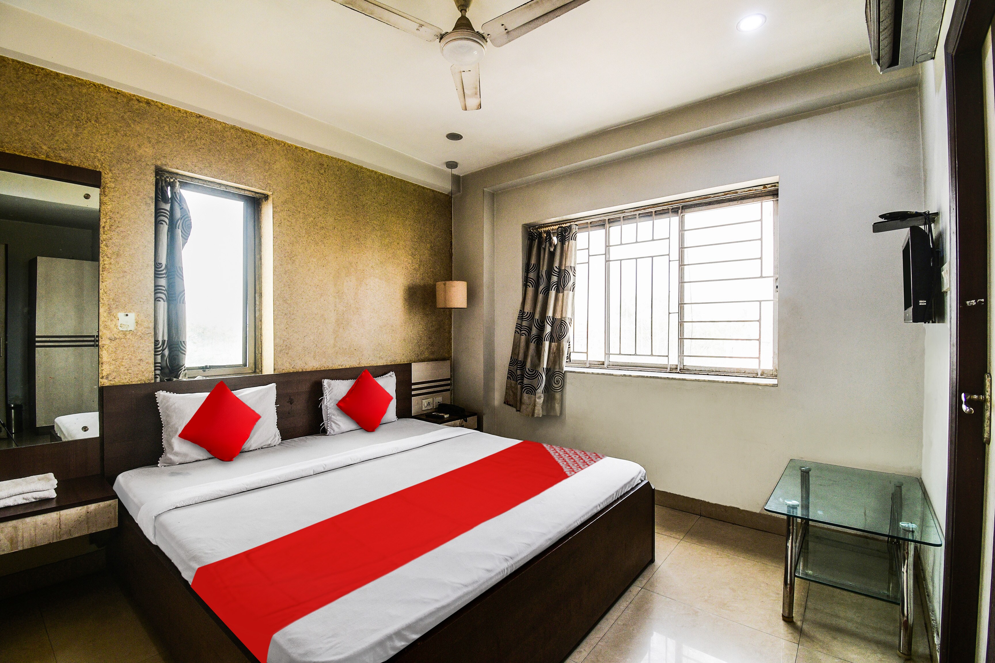 Hotel O New Tulip Santragachi Junction - Tap to explore photos