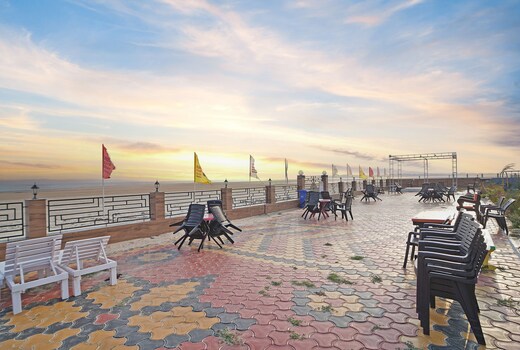 UNIQUE BEACH RESORT