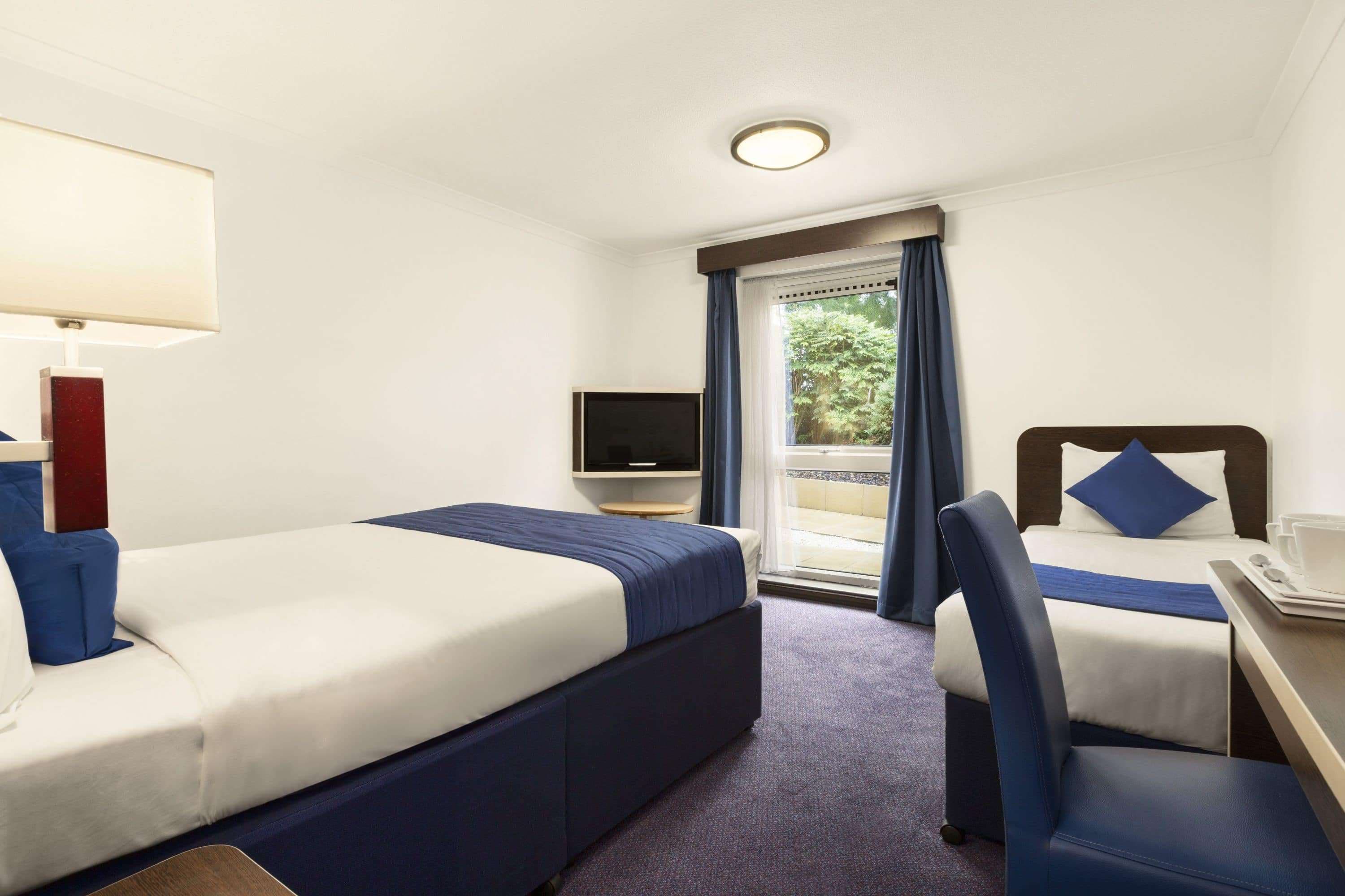 Ramada Oxford - Tap to explore photos