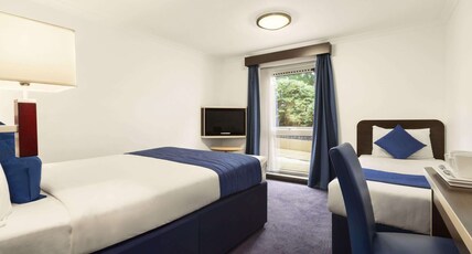 Ramada Oxford Room Type - 1 Double, 1 Twin Bed, Non-Smoking Ramada Oxford Room Type - 1 Double, 1 Twin Bed, Non-Smoking
