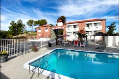 Ramada by Wyndham San Diego - Poway Miramar Airbase