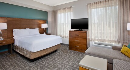 Staybridge Suites AUBURN HILLS, an IHG hotel Room Type - 1 Queen Studio Suite Communications Accessible