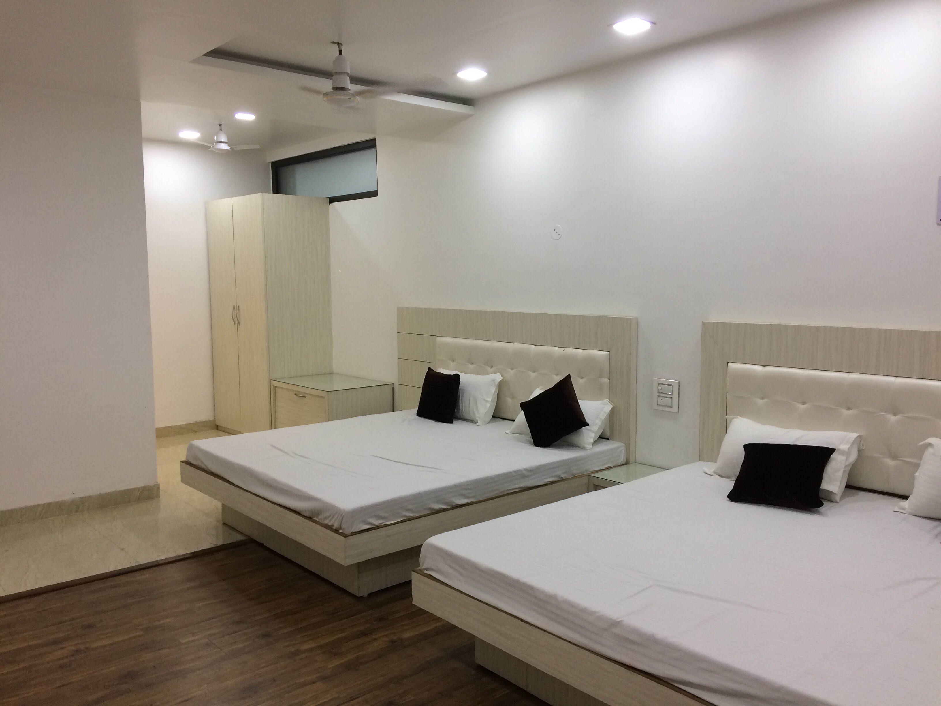 Stay A S - Tap to explore photos