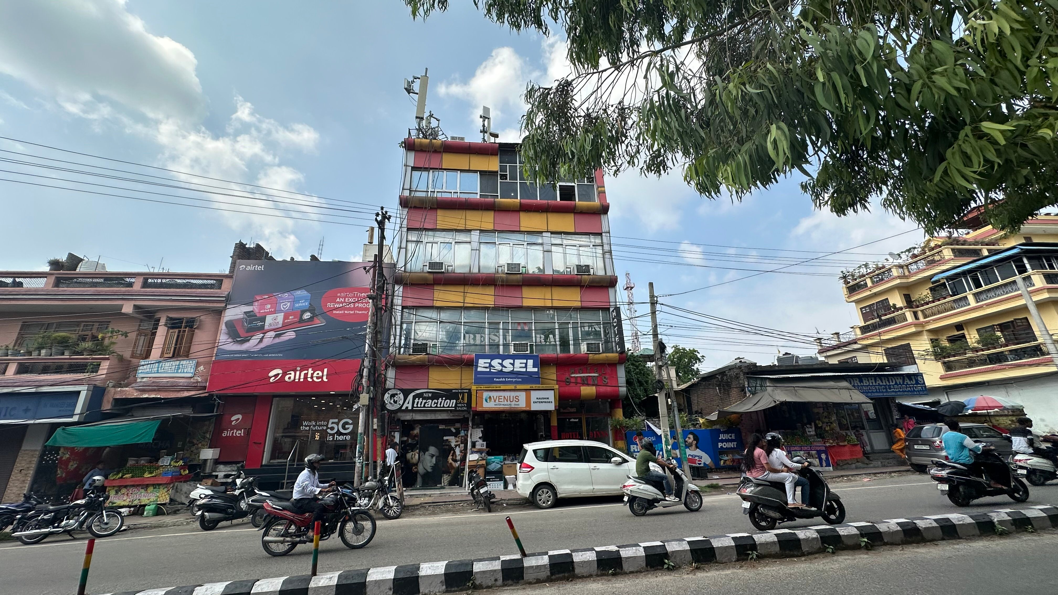 Hotel 9 Inn - Tap to explore photos