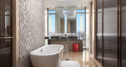 HUALUXE Hotels and Resorts WUHU, an IHG hotel Room Type - 1 King Ambassador Suite