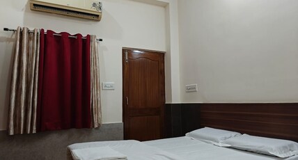 Shubh Inn Room Type - Deluxe Room