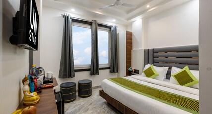 Hotel UN Star 5 minutes from New Delhi Railway Station & Connaught Place Room Type - Deluxe Double Room with Smart Tv