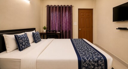AVSHREE CROWN COMFORT STAY Room Type - DELUXE ROOM 10