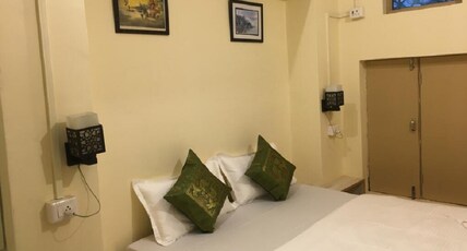 Yogi Soul Guesthouse @Dashashwamedh Ghat Room Type - Double Room without Balcony