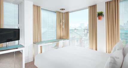 St Martins Lane Room Type - Superior Queen Room