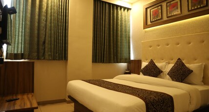 Hotel RK Palace Room Type - DELUXE ROOM