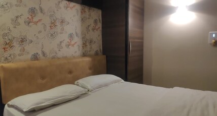 HOTEL NATRAJ ROYAL Room Type - BUSINESS CLASS ROOM (Queen Bed)