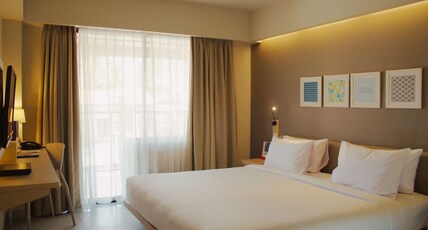 Sevn Legian Room Type - Deluxe Balcony