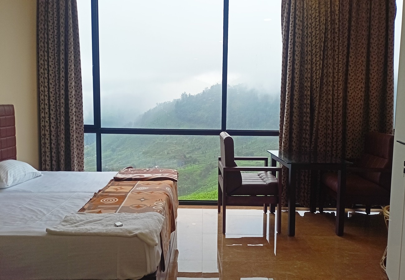 Beauty Spot Munnar - Tap to explore photos