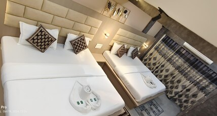 Yatri Stay Inn Luxury Rooms in Mumbai Cst Room Type - SIX BED DELUXE ROOM