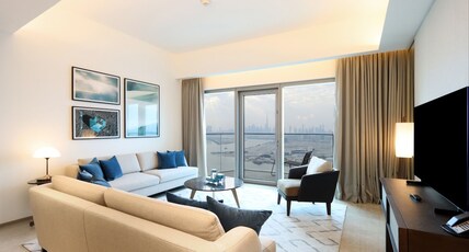 ELIVAAS Curated Premium 3B w/ Skyline View in Address Harbor Room Type - Premium 3B w/ Skyline View in Address Harbor Point