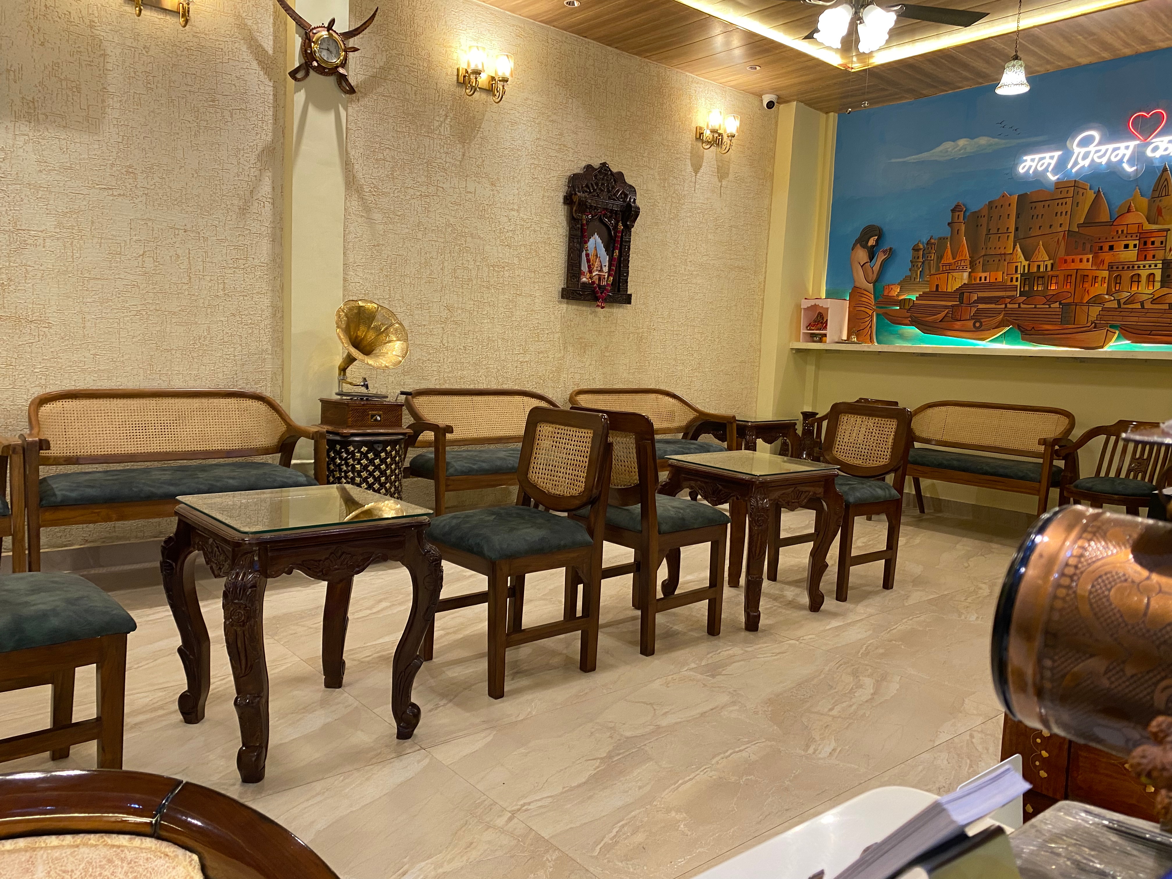 Hotel Satshree Kothi - Tap to explore photos