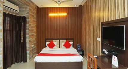 Hotel OTirupati Room Type - Suite (4X)