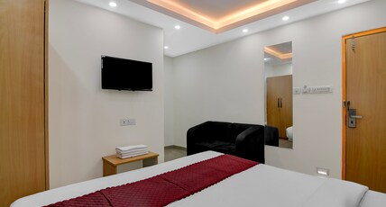 Hotel Royal City Palace Room Type - Deluxe Room
