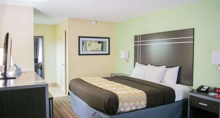 Best Western Coachlight Room Type - 1 King Bed, Smoking Room, High Speed Internet Access, Recliner, Continental Breakfast Best Western Coachlight Room Type - 1 King Bed, Smoking Room, High Speed Internet Access, Recliner, Continental Breakfast