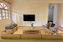 A 3 bedroom villa with air hockey table