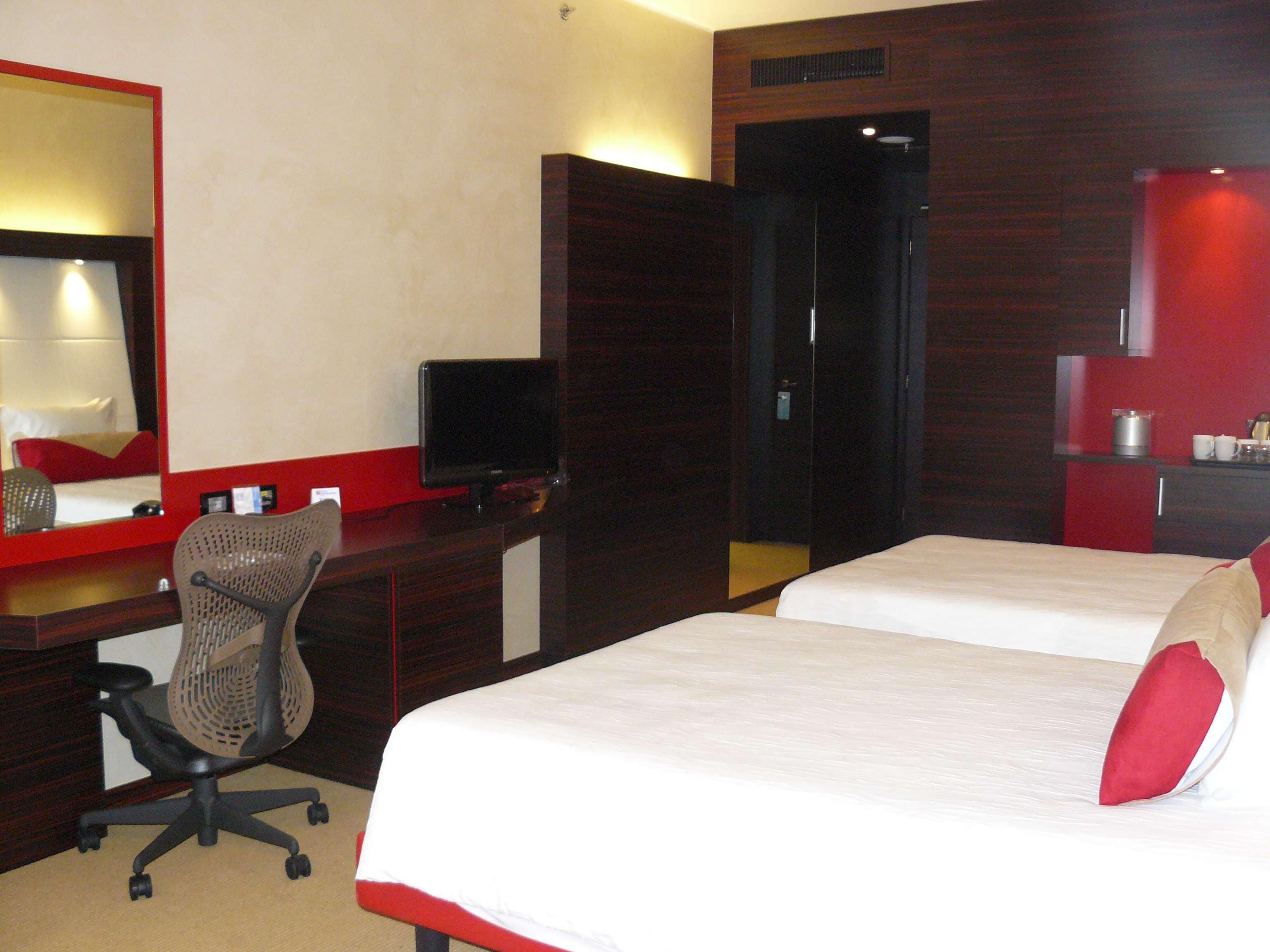 Hilton Garden Inn Lecce - Tap to explore photos