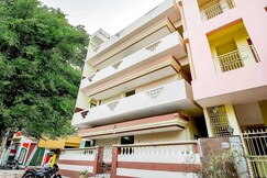 SPOT ON Hotel Sri New Sai Chandra