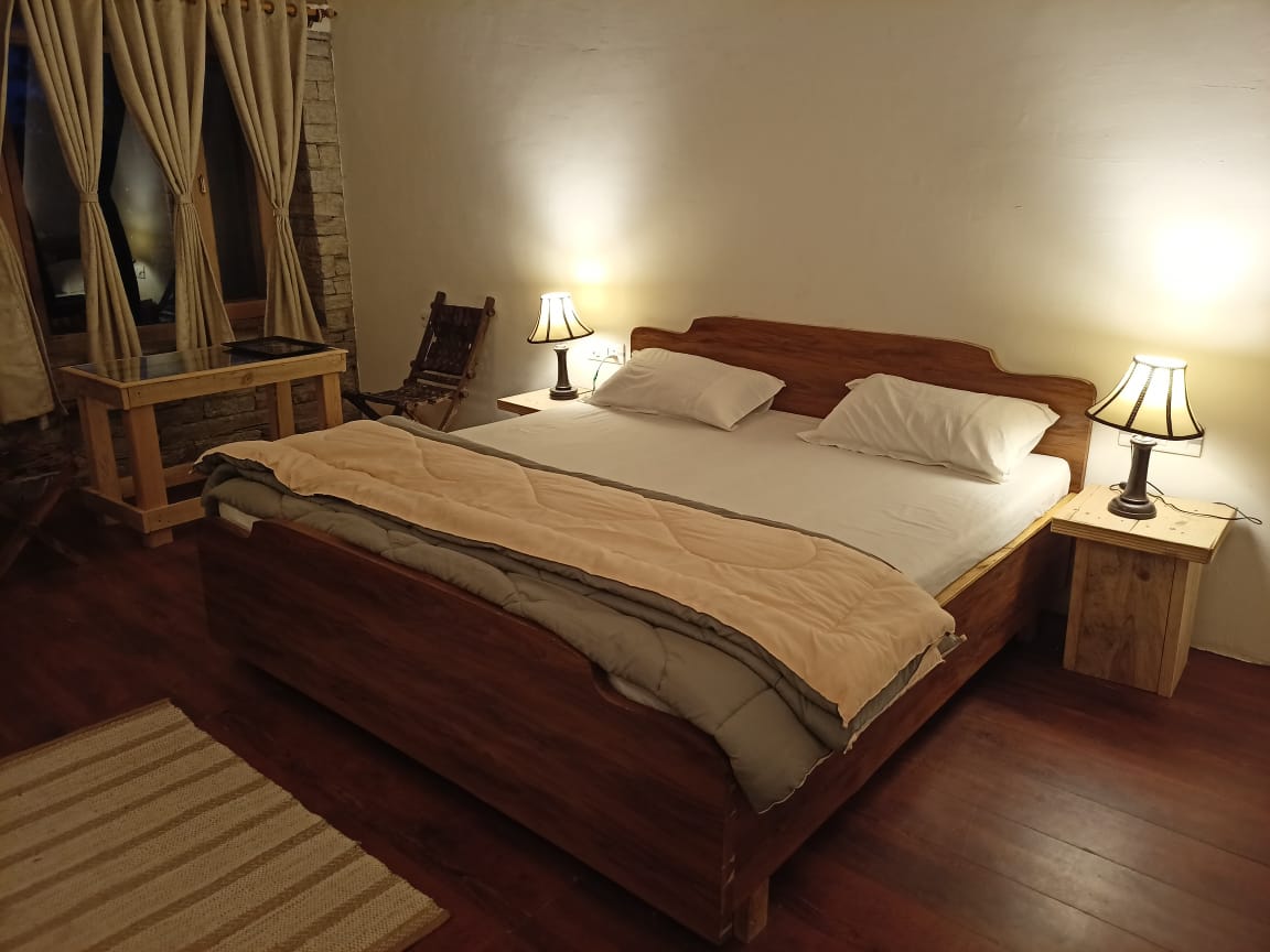 Diwan Lodge | Mountain-view Rooms - Tap to explore photos