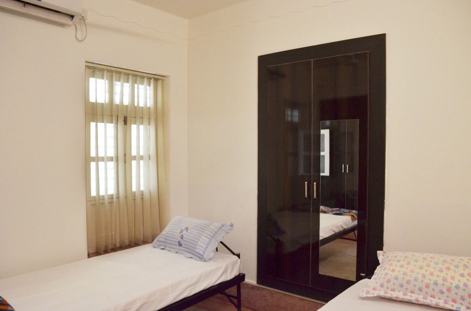 Downtown Delight 2 bhk Central Bangalore - Tap to explore photos