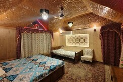 Photos of Houseboat New Light