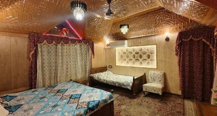 Houseboat New Light Room Type - Bedroom 3