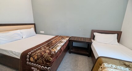 Shree Rajeshwar Bhawan Ayodhya Room Type - Triple Bedroom