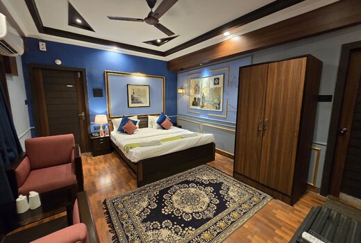 Hotel Trimoorti