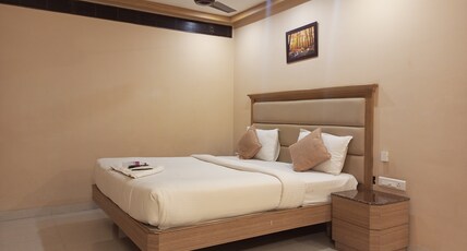 Bairav Grand Room Type - Deluxe Double Room