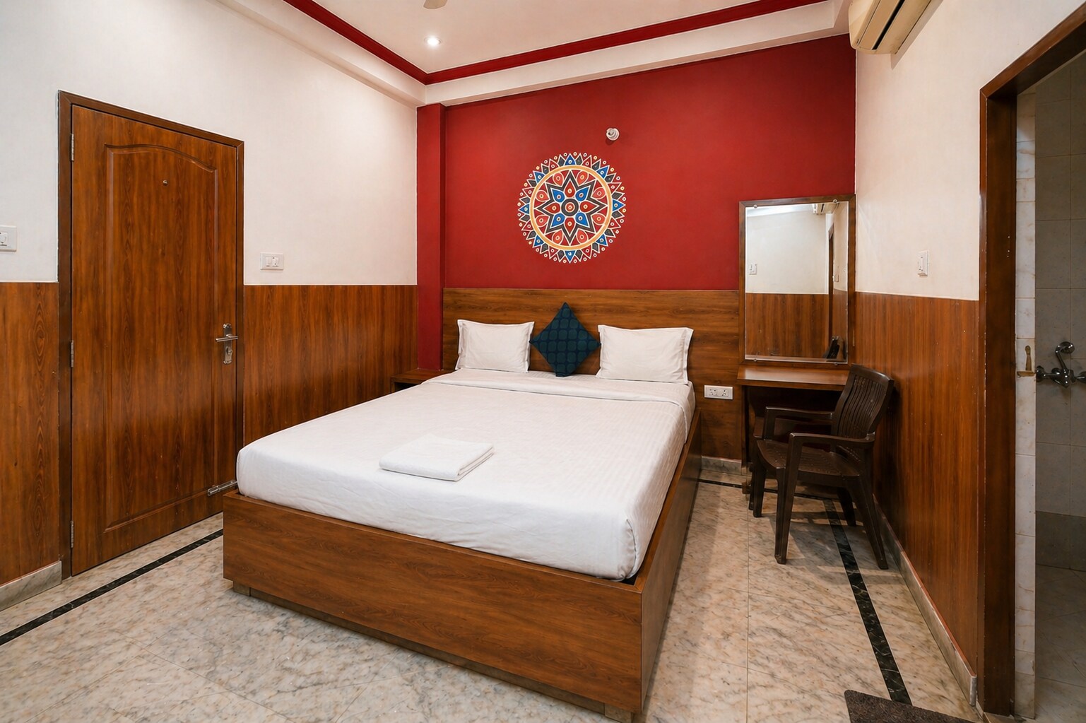 Hotel Rudra I Near Dashashwamedh Ghat - Tap to explore photos