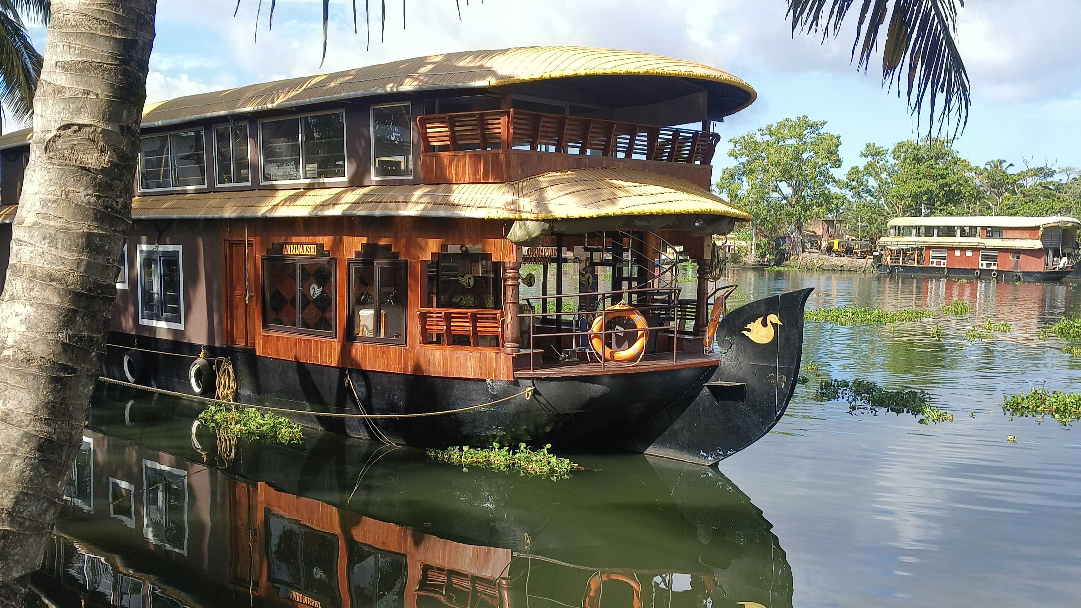 OYO 820020 Vinayak House Boats - Tap to explore photos