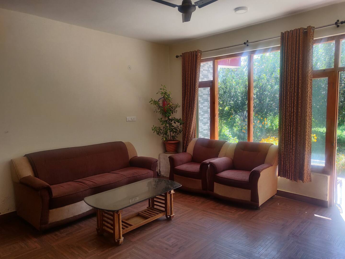 Jack Hill Manali | Rooms & Suites - Tap to explore photos