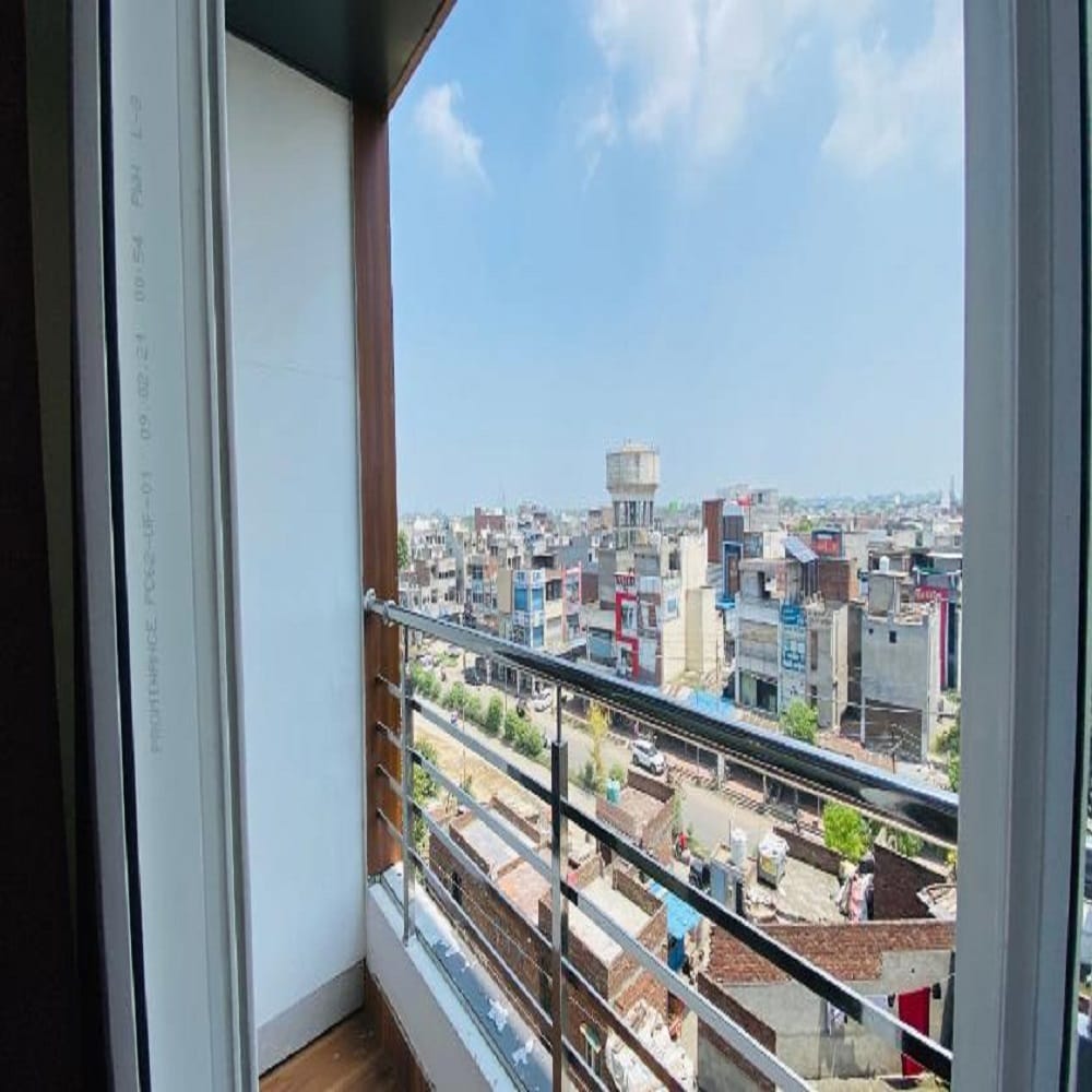 Hotel White House Near Golden Temple - Tap to explore photos