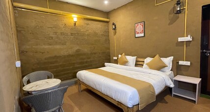 Hotel Vardaan Hills Room Type - Mud House with Himalayan View