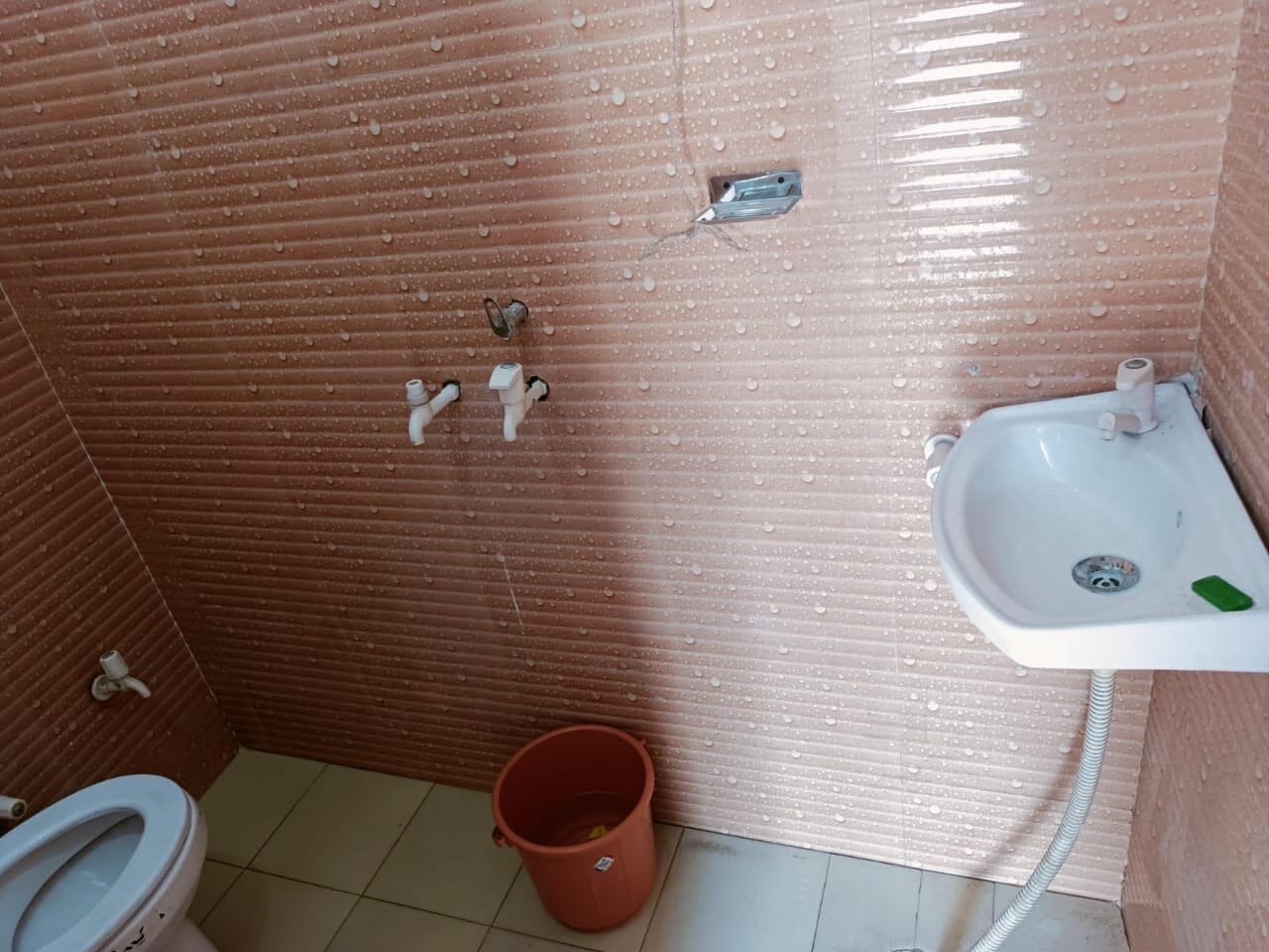 Sri Kanak Bihari Homestay - Tap to explore photos