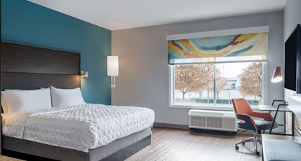 Tru by Hilton Chesapeake, VA Room Type - 1 KING HEARING ACCESSIBLE