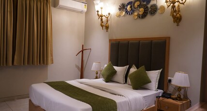 Swaranjali Hotel Room Type - DELUXE ROOM