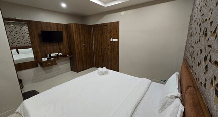 Hotel Richi Royale Room Type - Deluxe