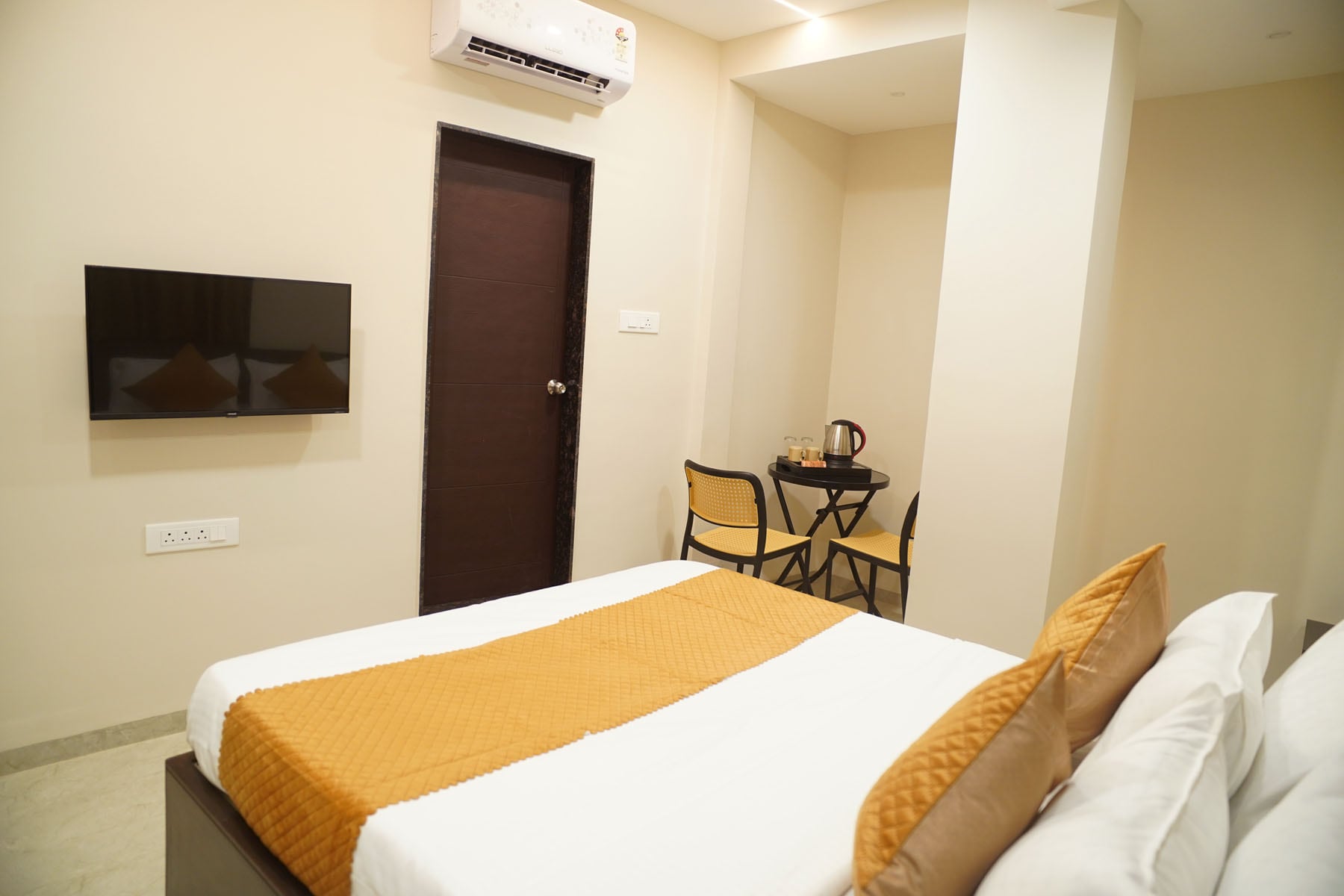 Hotel Visawa Residency - Tap to explore photos