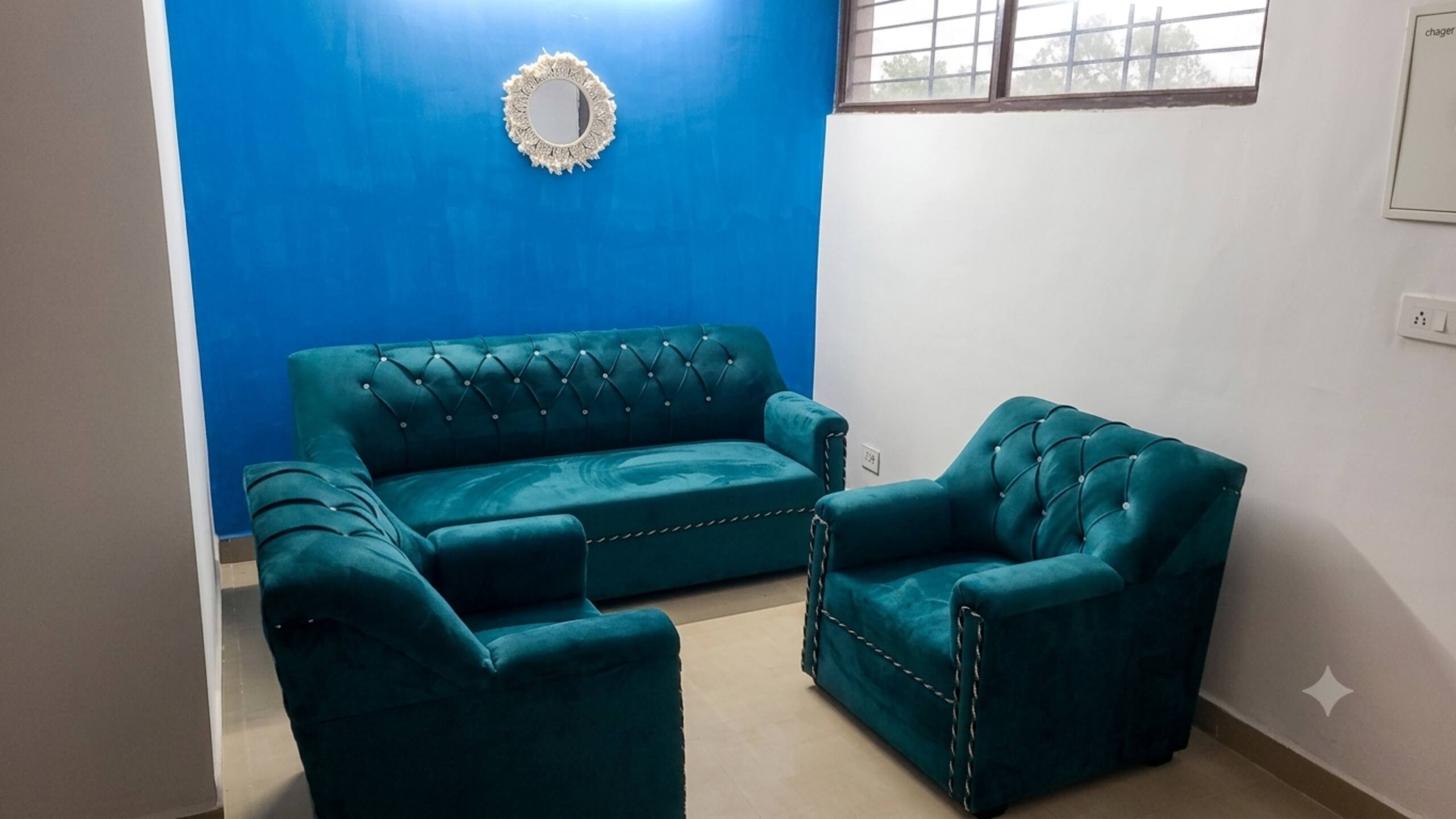 Spacious Apartment Ansal - Tap to explore photos