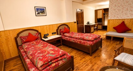 The Repose Naldehra Room Type - Forest View Twin Room